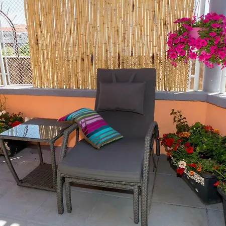 Agava With Terrace Near Old Town Apartment *