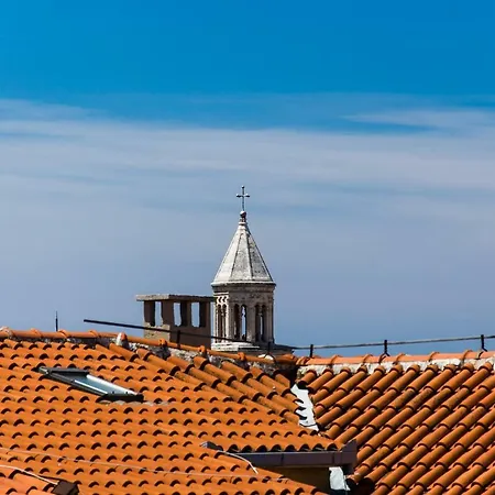 Agava With Terrace Near Old Town Spalato