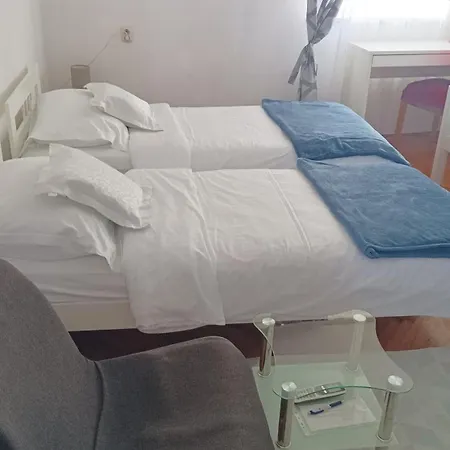 Apartment Agava With Terrace Near Old Town